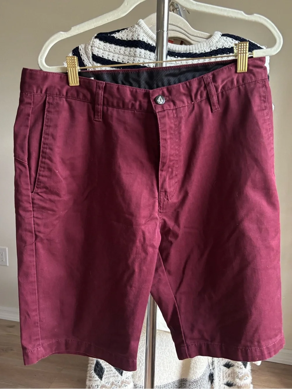 Volcom Men's Maroon Shorts